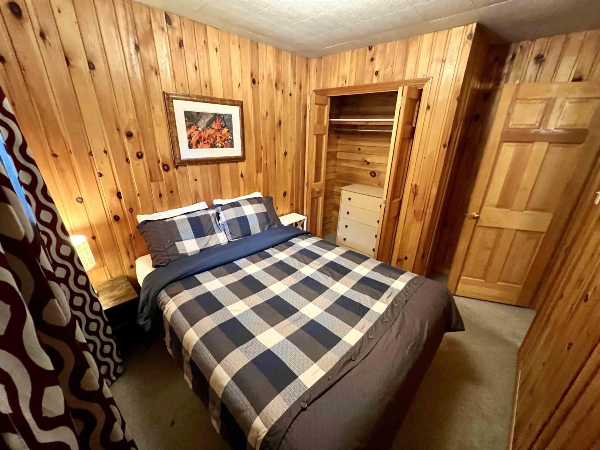 High Falls Bay Cottages, Camping & Waterpark Resort Bracebridge