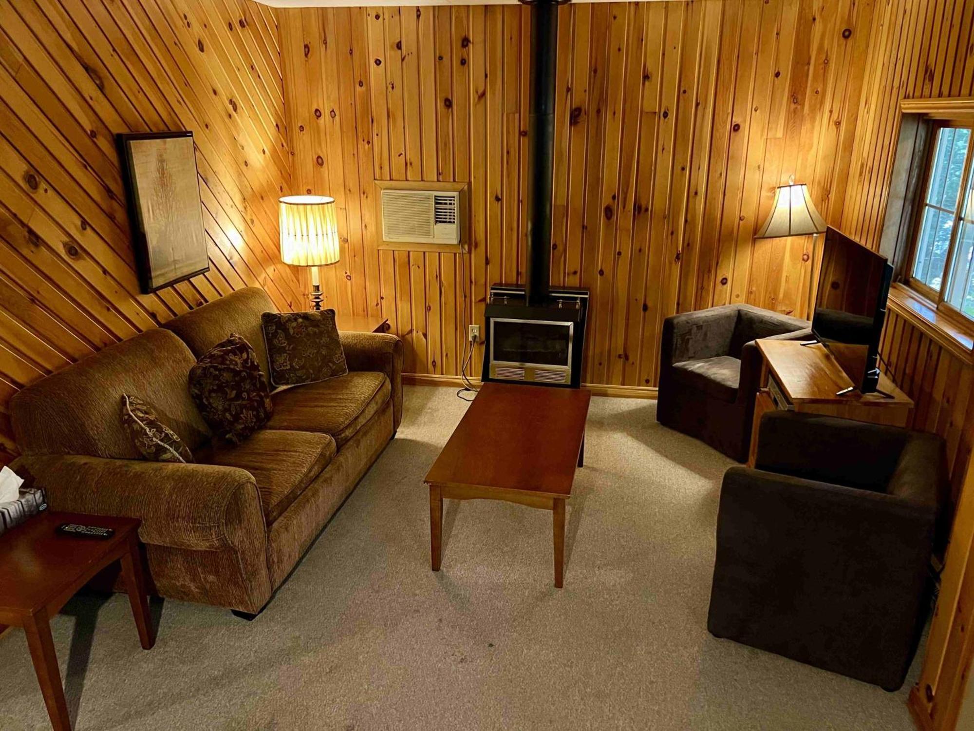 High Falls Bay Cottages, Camping & Waterpark Resort Bracebridge