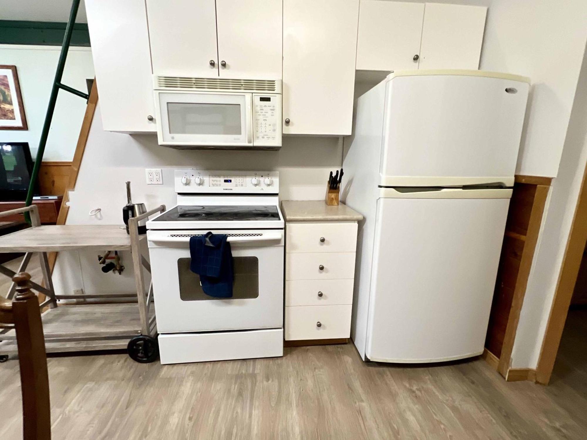 High Falls Bay Cottages, Camping & Waterpark