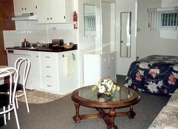 High Falls Bay Cottages, Camping & Waterpark Bracebridge