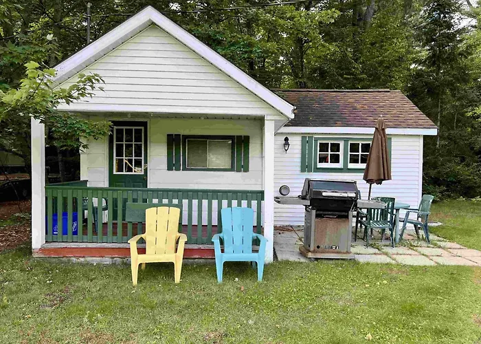 High Falls Bay Cottages, Camping & Waterpark
