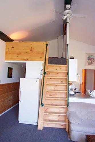 High Falls Bay Cottages, Camping & Waterpark 2*