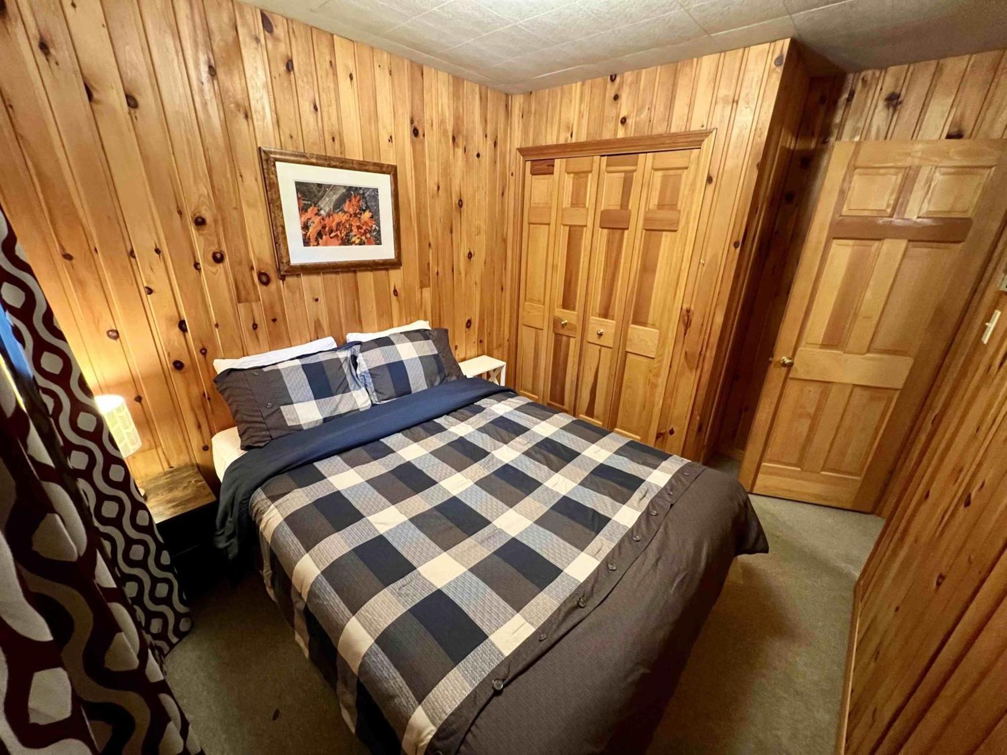 High Falls Bay Cottages, Camping & Waterpark Resort 2*