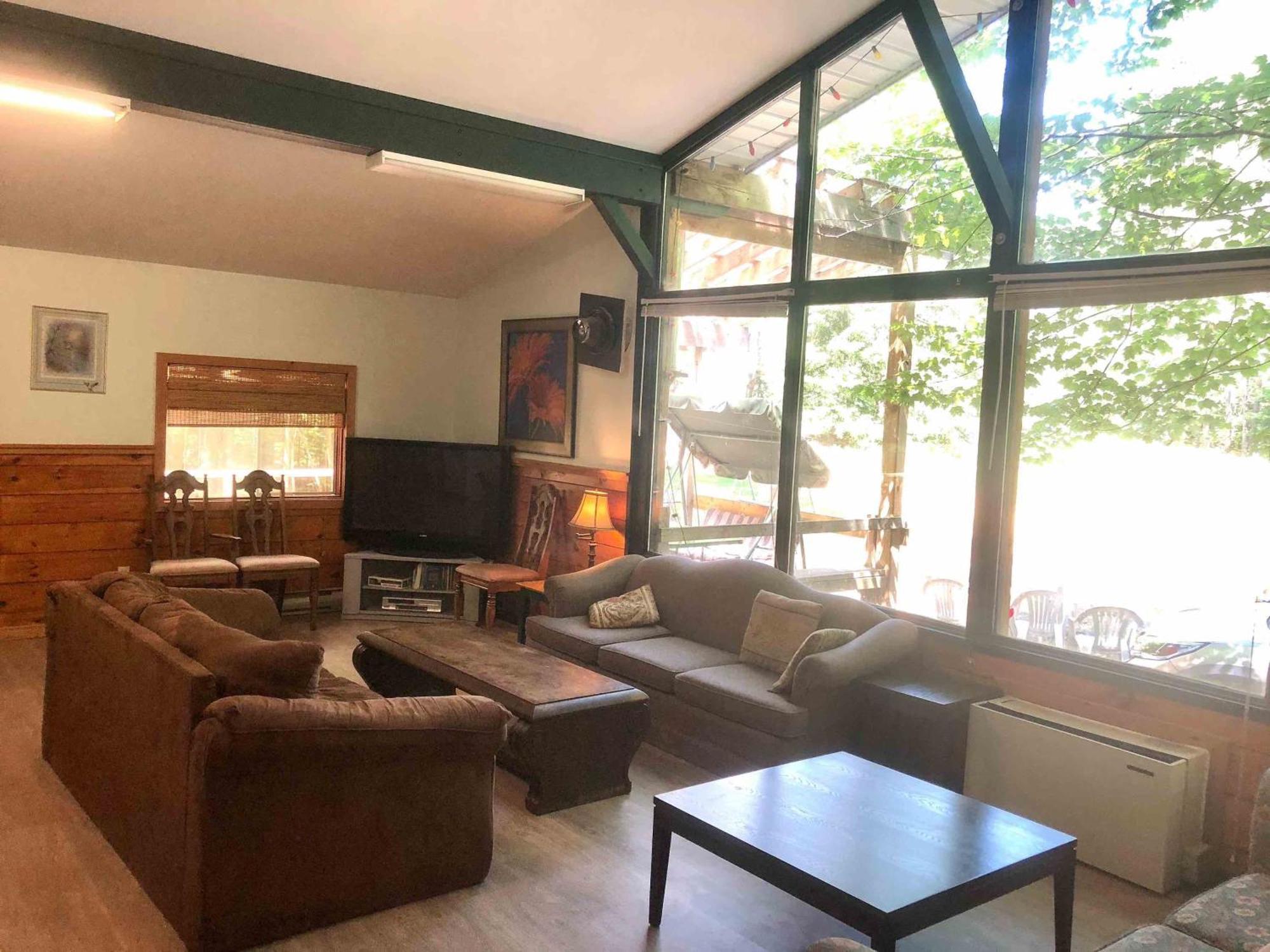 High Falls Bay Cottages, Camping & Waterpark Resort
