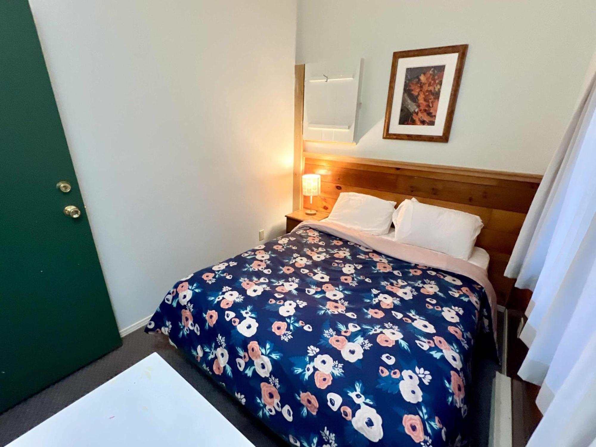 High Falls Bay Cottages, Camping & Waterpark Resort Bracebridge