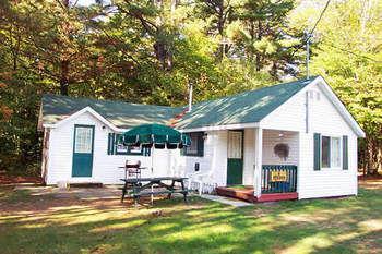 High Falls Bay Cottages, Camping & Waterpark Bracebridge