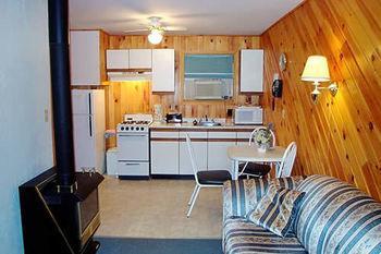High Falls Bay Cottages, Camping & Waterpark Bracebridge