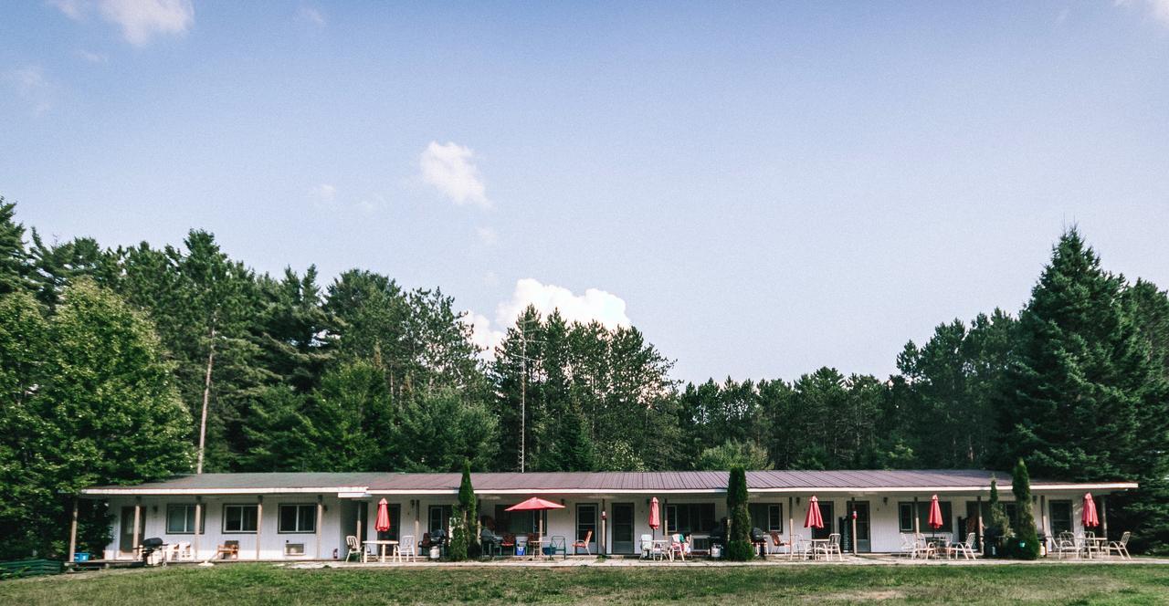 High Falls Bay Cottages, Camping & Waterpark 2* Bracebridge