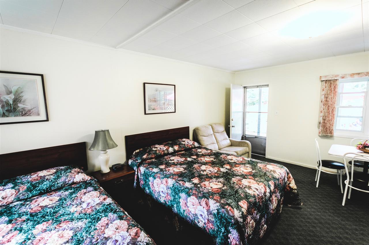 High Falls Bay Cottages, Camping & Waterpark 2*